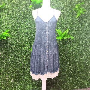 Gray with white lace bottom POL size small Dr-19-B